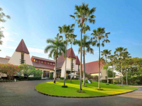 Гостиница Novotel Surabaya Hotel  Сурабайа